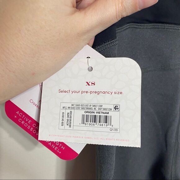 Isabel Maternity Active Capri & Crossover Leggings - Picture 7 of 8